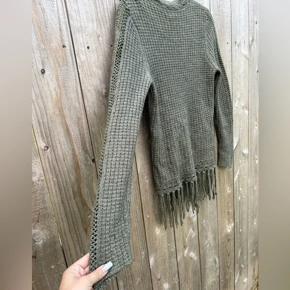 Green Knit Fringe Sweater size medium fall winter tassel cozy rayon wool spanner - Picture 12 of 12